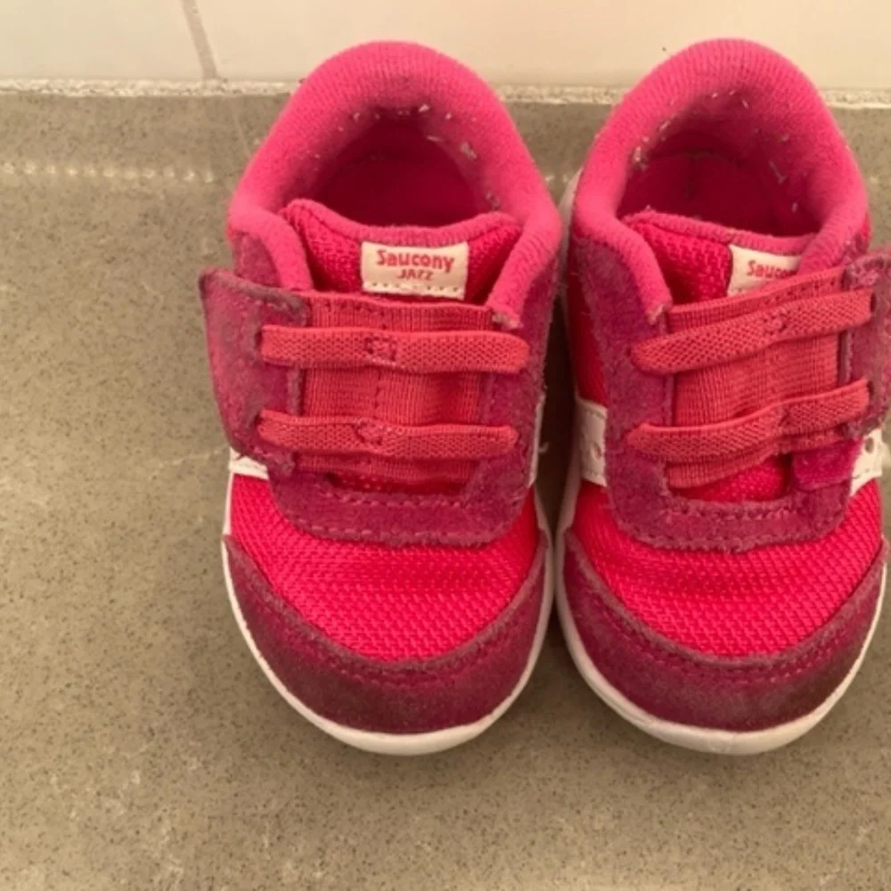 Saucony gently worn